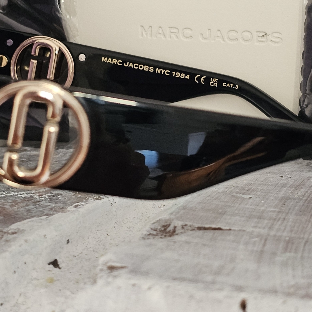 🖤NEW MARC JACOBS Black White Oversized Sunglasses🖤 - Picture 4 of 5